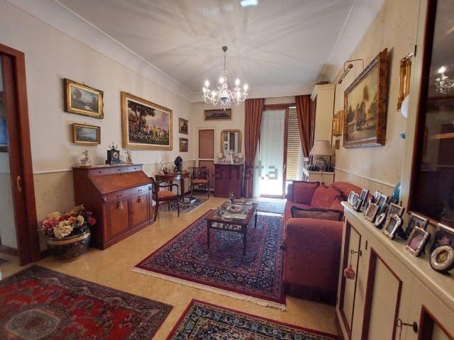Appartamento in vendita di 122 m² in Via Giuseppe Bonito