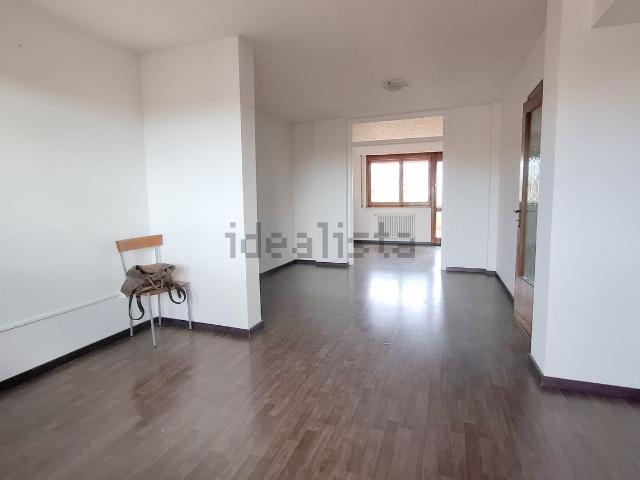 Appartamento in vendita di 122 m² in Via Giovanni Battista Pergolesi, 34