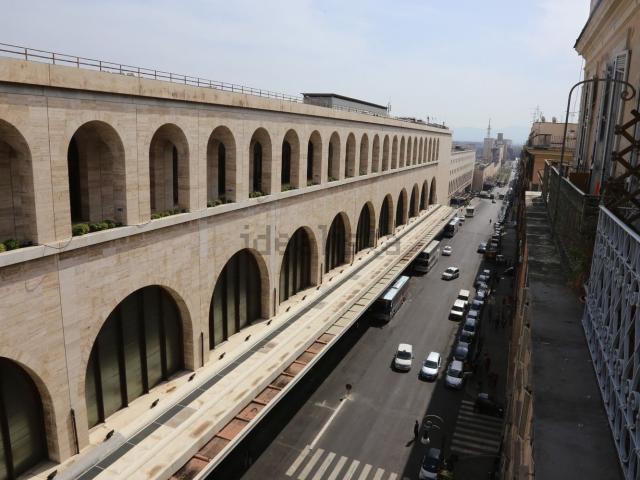 Appartamento in vendita di 122 m² in Via Giovanni Giolitti, 137