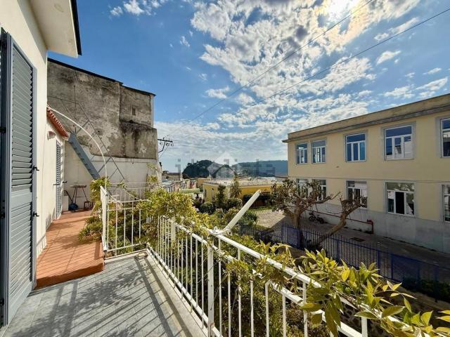 Appartamento in vendita di 122 m² in Via Giovanni da Procida, 38