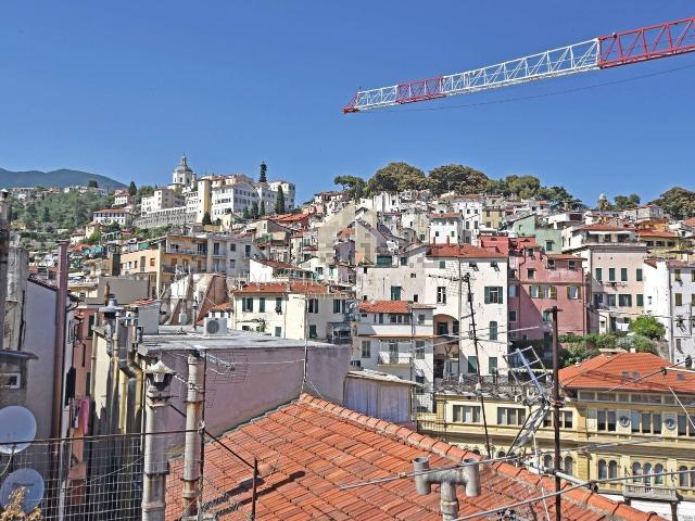 Appartamento in vendita di 122 m² in Via Debenedetti