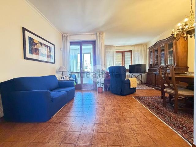 Appartamento in vendita di 122 m² in Via dell&apos Automobilismo, 200