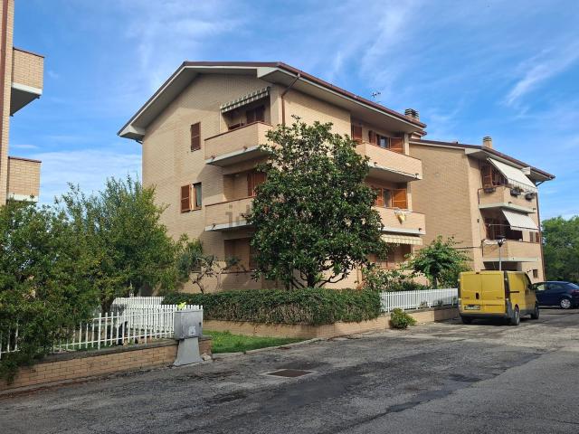 Appartamento in vendita di 122 m² in Via della Fratellanza