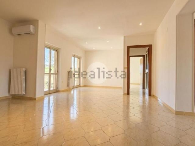 Appartamento in vendita di 122 m² in Via Eduardo de Filippo