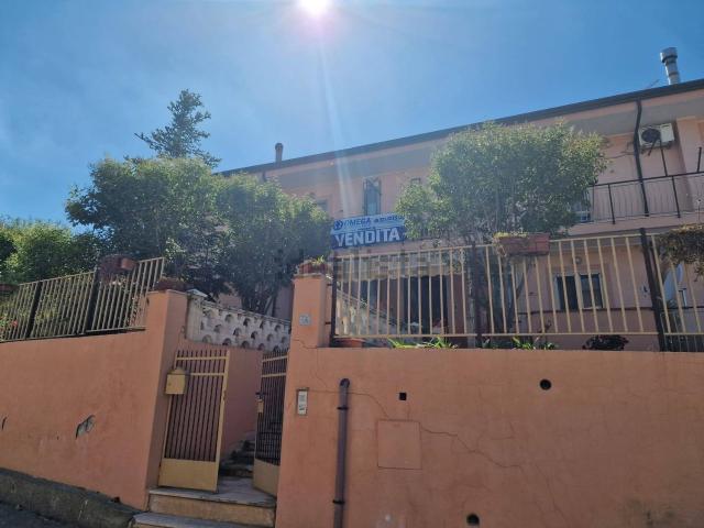 Appartamento in vendita di 122 m² in Via Fiume Esaro, 36