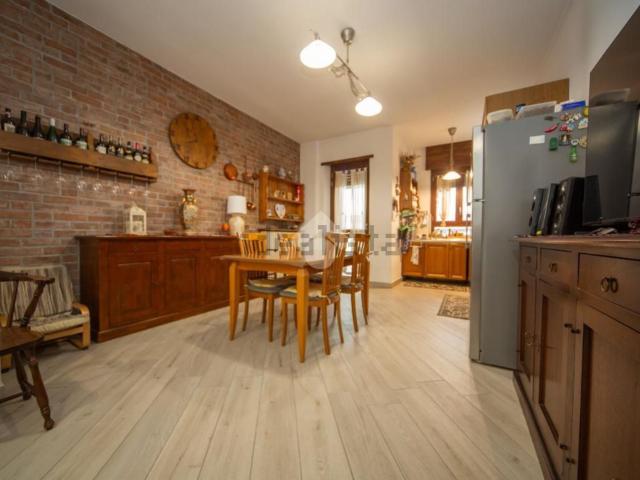 Appartamento in vendita di 122 m² in Via Lucca, 34