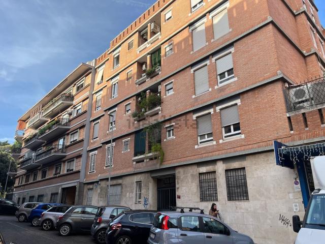Appartamento in vendita di 122 m² in Via Ludovico Micara, 34