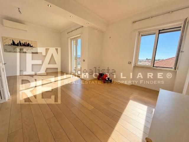 Appartamento in vendita di 122 m² in Via Luigi Angeloni, 60