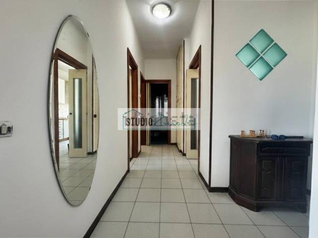 Appartamento in vendita di 122 m² in Via Marina Vecchia