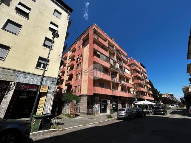 Appartamento in vendita di 122 m² in Via Nicola Parisio, 25