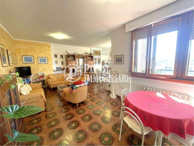 Appartamento in vendita di 122 m² in Via Pratese