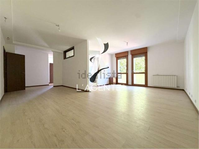 Appartamento in vendita di 122 m² in Via Ronzinella
