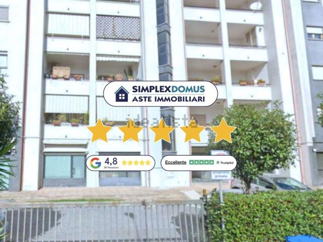 Appartamento in vendita di 122 m² in Via Raffaele Coscarella