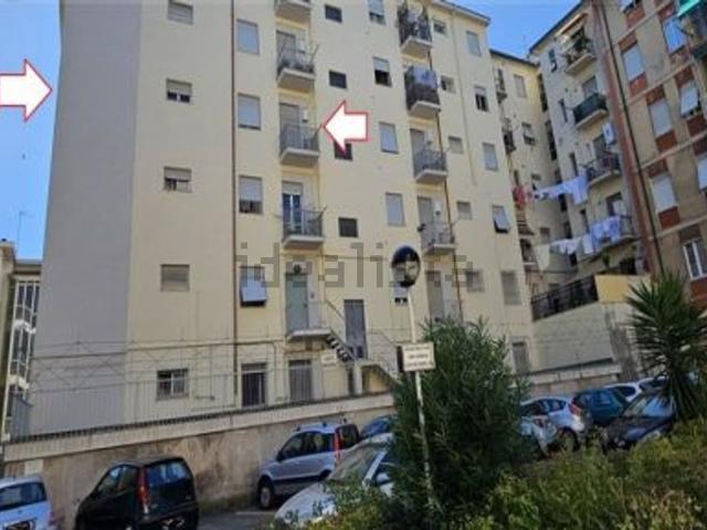 Appartamento in vendita di 122 m² in Via Ugo Foscolo