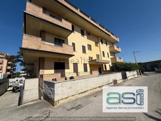 Appartamento in vendita di 122 m² in Via Ugo Foscolo