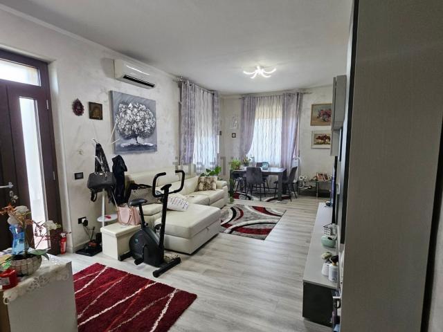Appartamento in vendita di 122 m² in Via Valenza