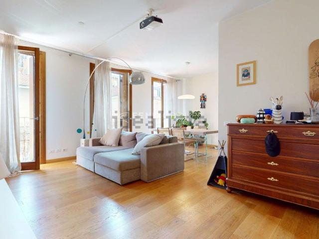 Appartamento in vendita di 122 m² in Via Vittor Pisani, 13