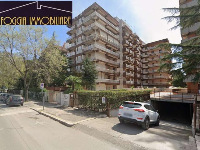Appartamento in vendita di 122 m² in Viale Luigi Pinto, 243