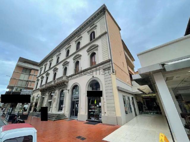 Appartamento in vendita di 122 m² in Corso Giacomo Matteotti, 17