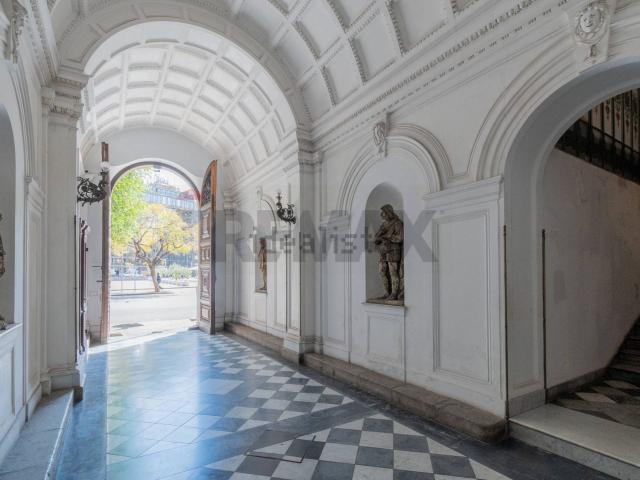 Appartamento in vendita di 122 m² in Piazza Castelnuovo, 50