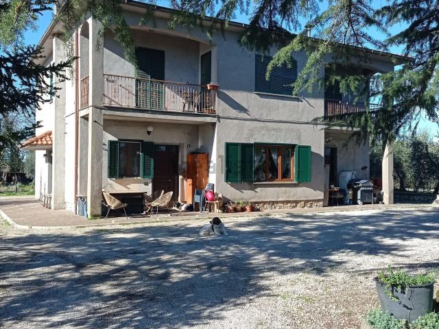 Appartamento in vendita di 122 m² in Strada Provinciale Lubrianese, 13