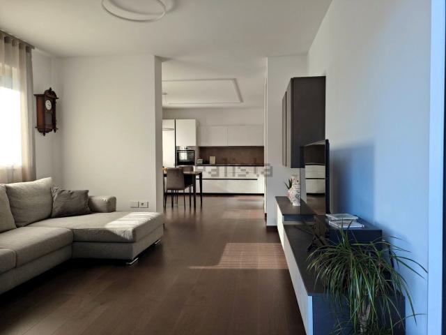 Appartamento in vendita di 123 m² in Via Carlo Devigili, 36