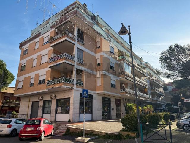 Appartamento in vendita di 123 m² in Via Carlo Pirzio Biroli, 202