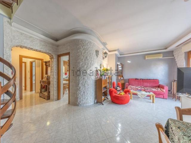 Appartamento in vendita di 123 m² in Via Casilina, 1842