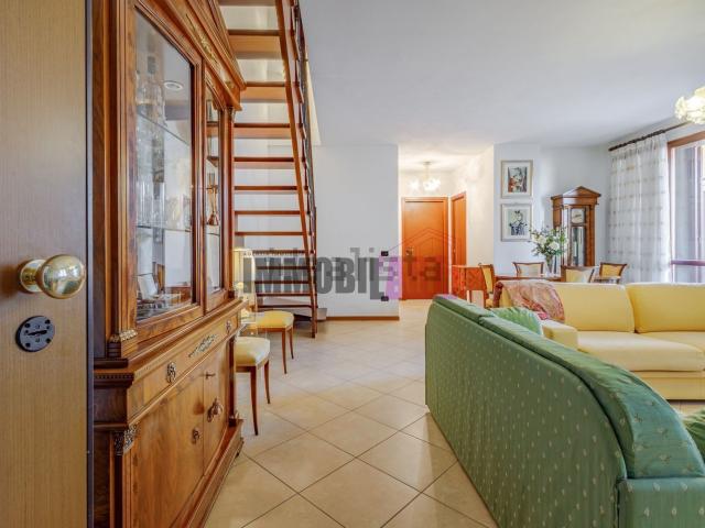 Appartamento in vendita di 139 m² in Via Cimabue, 19