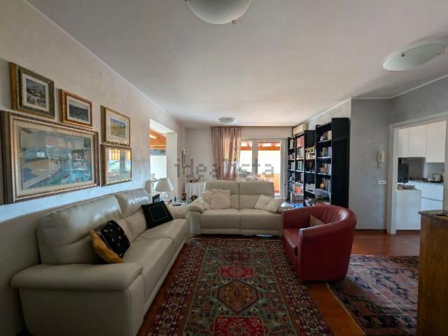 Appartamento in vendita di 123 m² in Via A. Volta