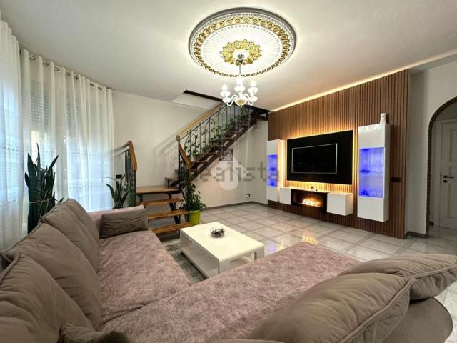 Appartamento in vendita di 123 m² in Via A. Locatelli, 64
