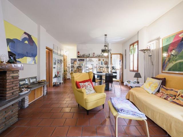 Appartamento in vendita di 123 m² in Via Bruno Tosarelli, 170