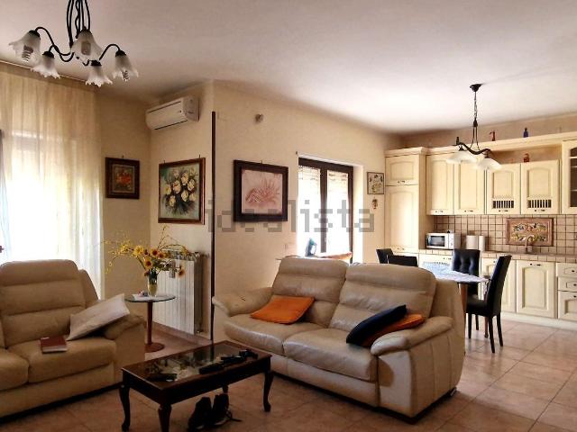 Appartamento in vendita di 123 m² in Via Brunelleschi