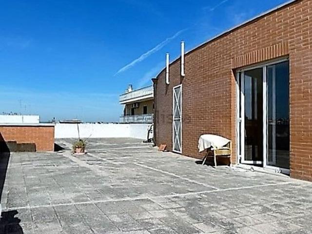 Appartamento in vendita di 123 m² in Via G. Puccini, 5