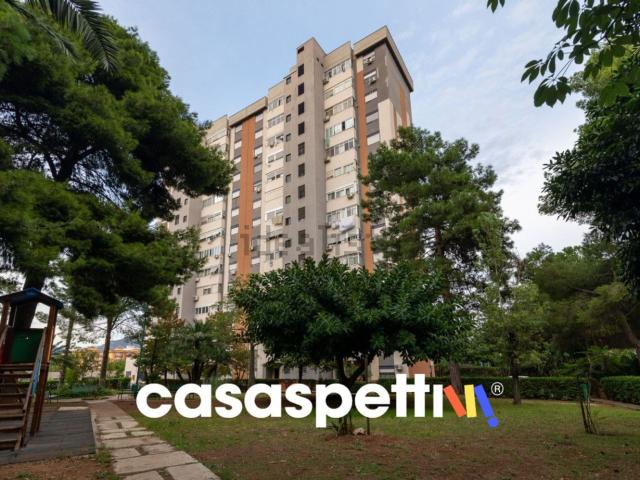 Appartamento in vendita di 123 m² in Via degli Emiri