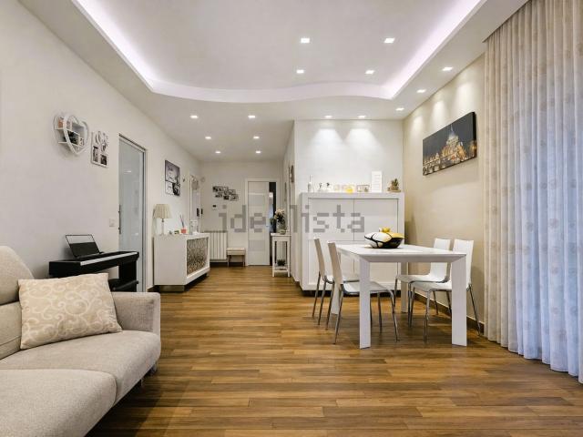 Appartamento in vendita di 123 m² in Via Isole del Capo Verde, 274