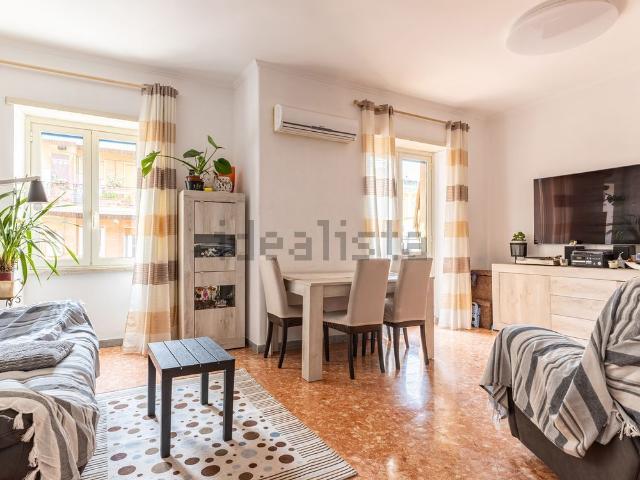 Appartamento in vendita di 123 m² in Via La Spezia