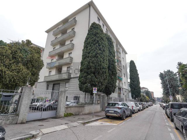 Appartamento in vendita di 123 m² in Via Legionari in Polonia, 21