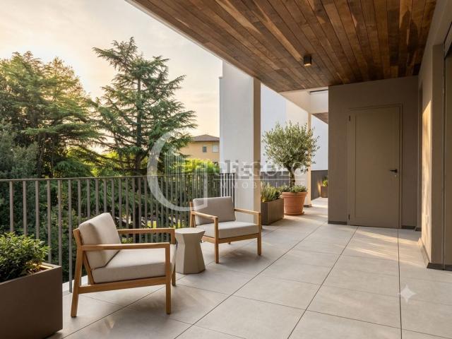 Appartamento in vendita di 123 m² in Via Luigi Meneghetti