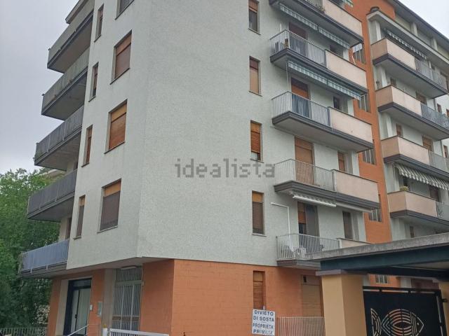 Appartamento in vendita di 123 m² in Via Matilde di Canossa, 1