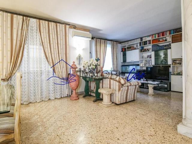 Appartamento in vendita di 123 m² in Via Maccatella