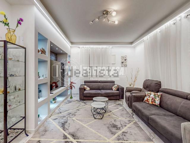 Appartamento in vendita di 123 m² in Via Magazzeno, 2670
