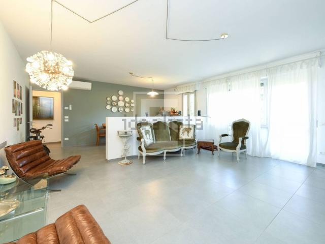 Appartamento in vendita di 123 m² in Via San Martino della Battaglia