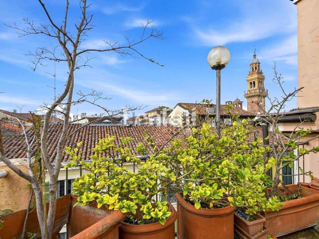 Appartamento in vendita di 123 m² in Via Roma
