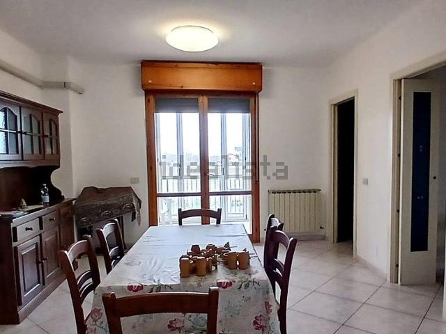 Appartamento in vendita di 123 m² in Via Tirano