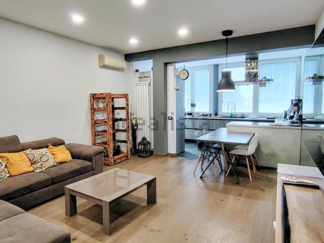 Appartamento in vendita di 123 m² in Via Tuscolana, 1401