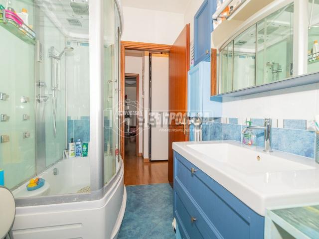Appartamento in vendita di 123 m² in Via Umberto Zurlini