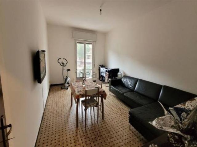 Appartamento in vendita di 123 m² in Via Ugo Foscolo