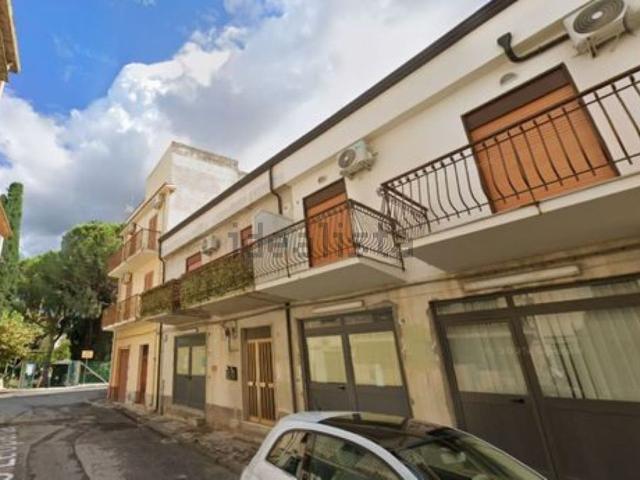 Appartamento in vendita di 123 m² in Largo Giacomo Leopardi, 11