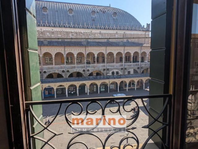 Appartamento in vendita di 123 m² in Piazza della Frutta